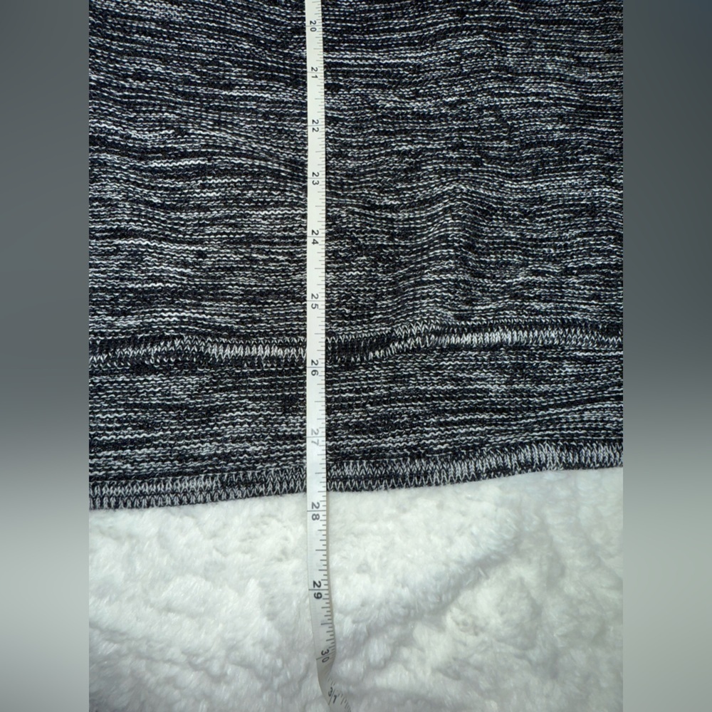 3 x 20$ Ellen Tracy Black and Gray Women's Top Size Small - Picture 2 of 6